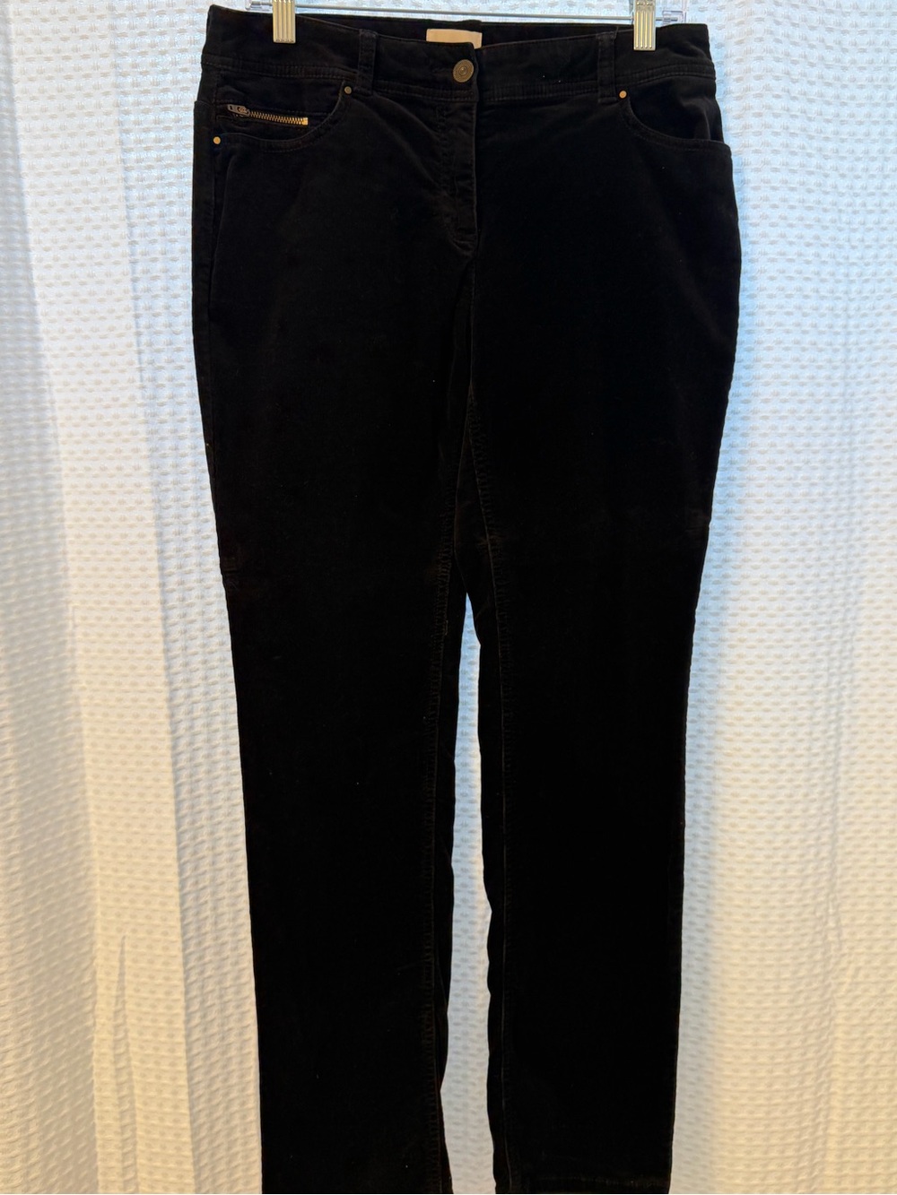 Chico's Black Skinny Jeans with Subtle Zip Accent